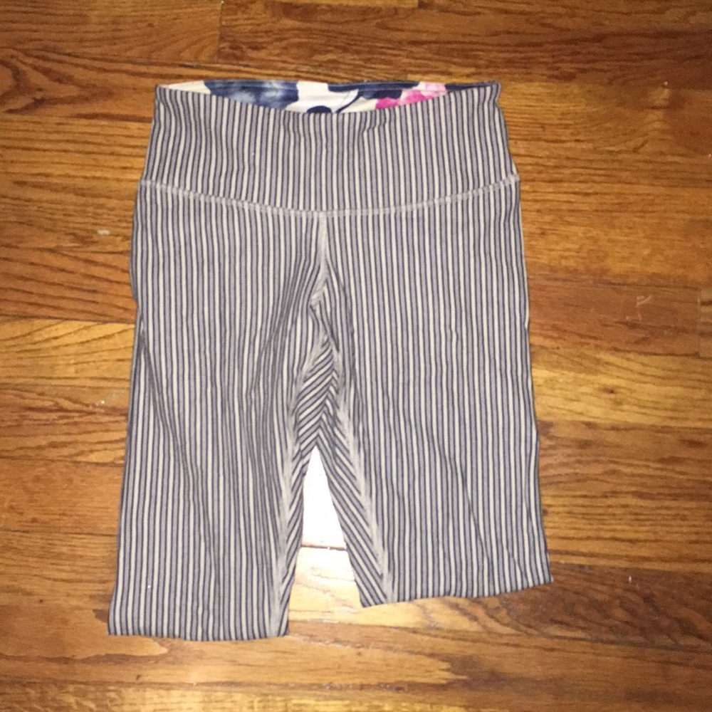 Lululemon leggings size 4!!!